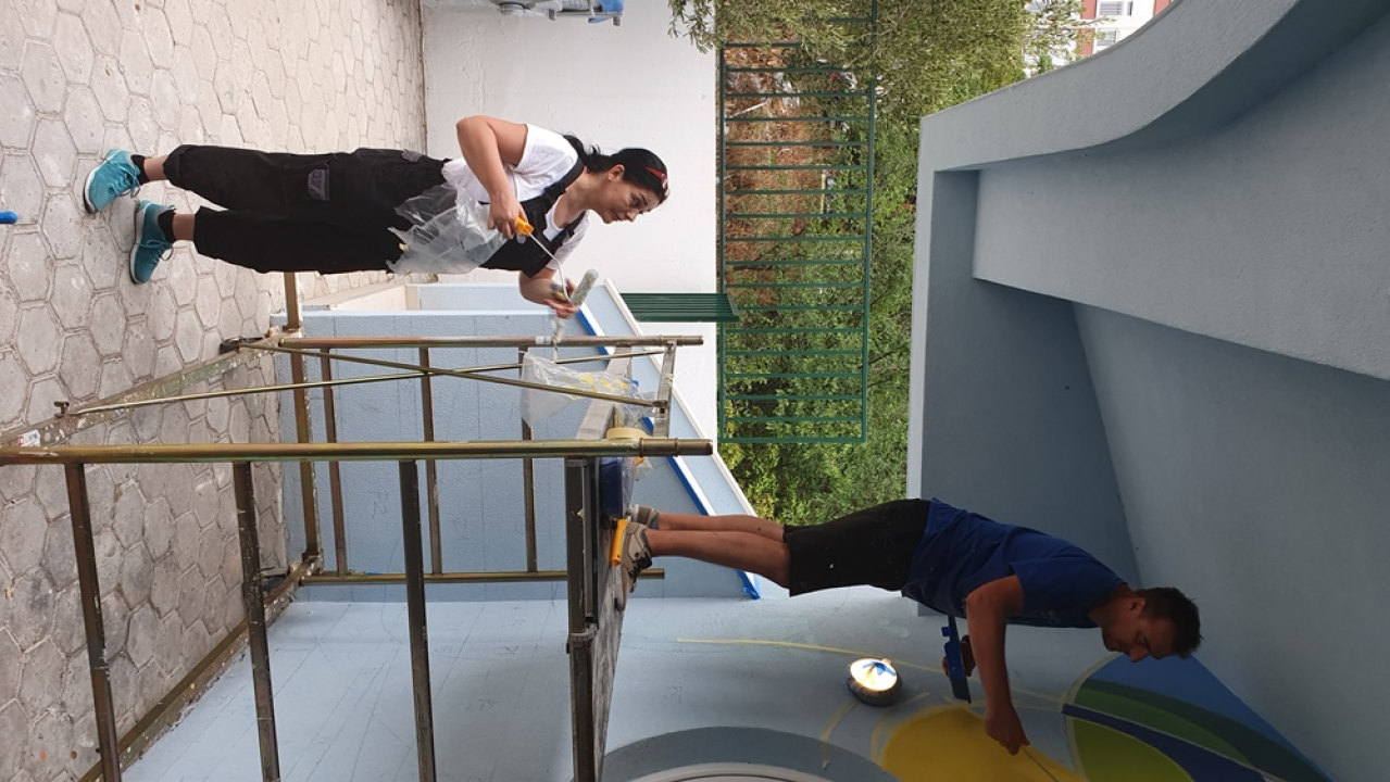 Ovako sada izgleda ulaz u vrtić Vidici, oslikali su ga profesori Stela i Antoni