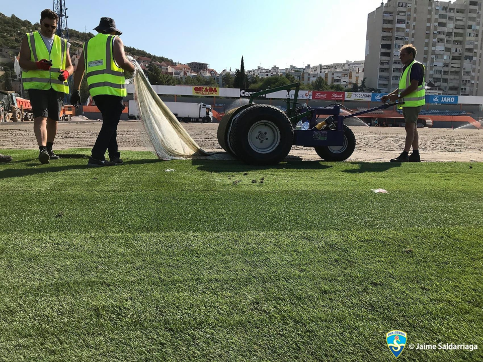 Hibridni travnjak postavlja se na Šubićevcu: Sve bi trebalo biti gotovo do 10. kolovoza 