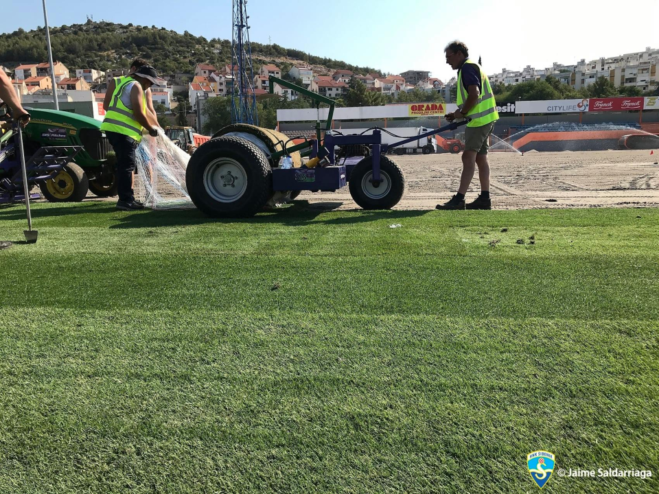 Hibridni travnjak postavlja se na Šubićevcu: Sve bi trebalo biti gotovo do 10. kolovoza 