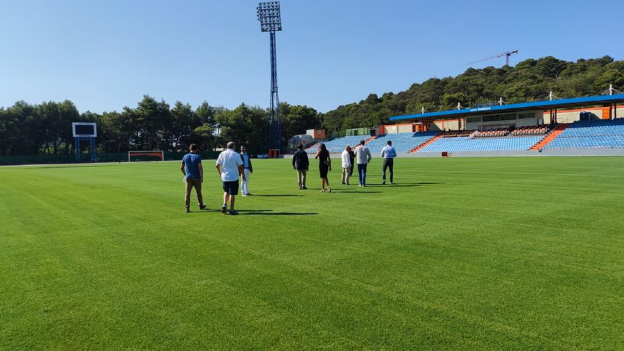 Hibridni travnjak na Šubićevcu spreman, Kustić: 'Definitivno velika stvar za Šibenik'