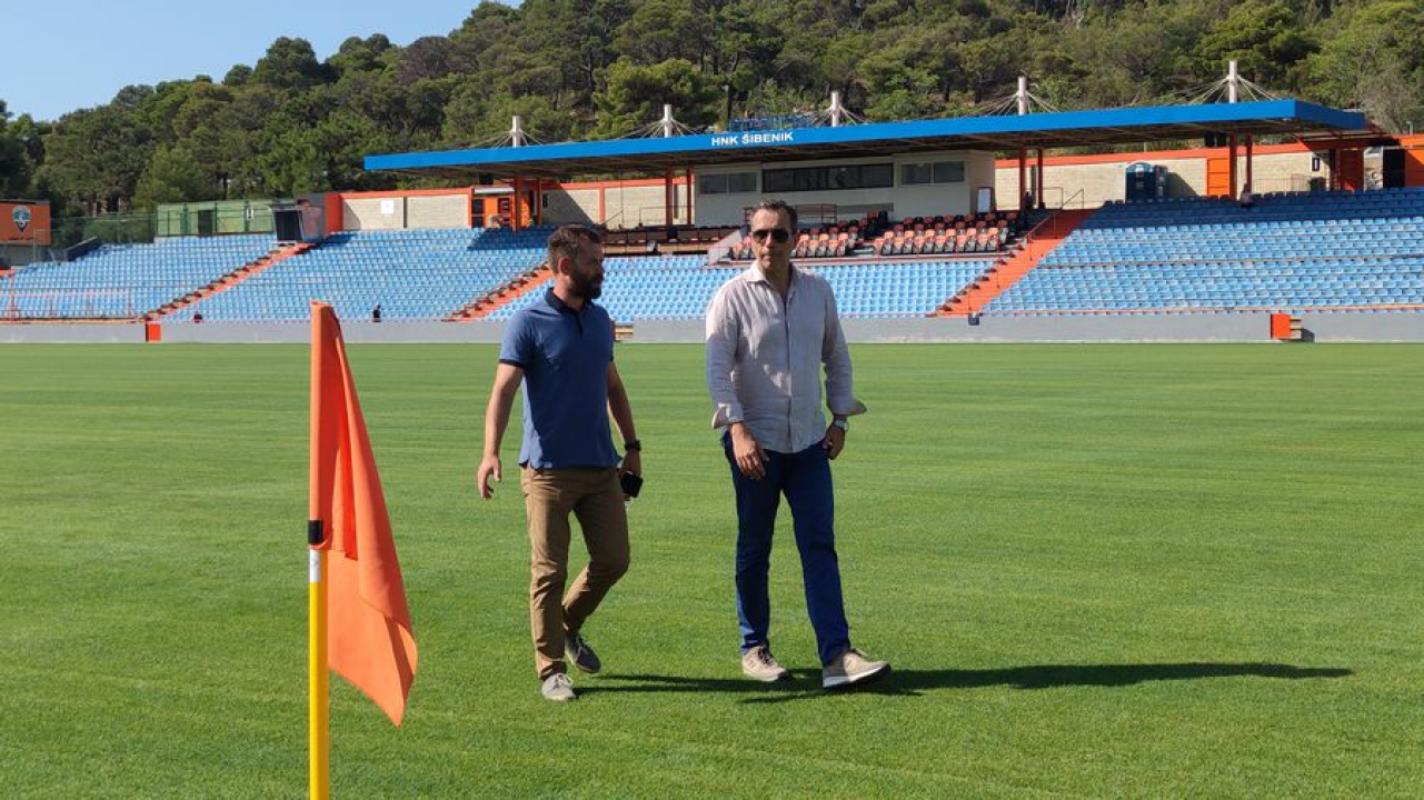 Hibridni travnjak na Šubićevcu spreman, Kustić: 'Definitivno velika stvar za Šibenik'