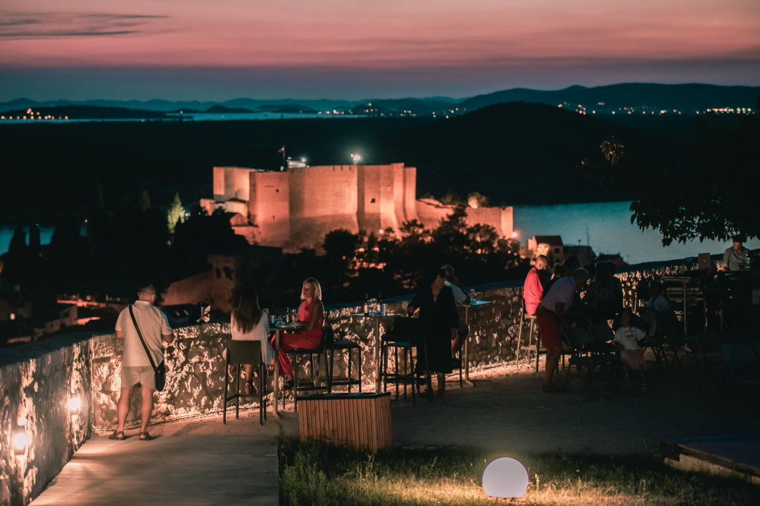 Na Baroneu se sinoć slušala opera pod zvijezdama, evo dijela atmosfere 