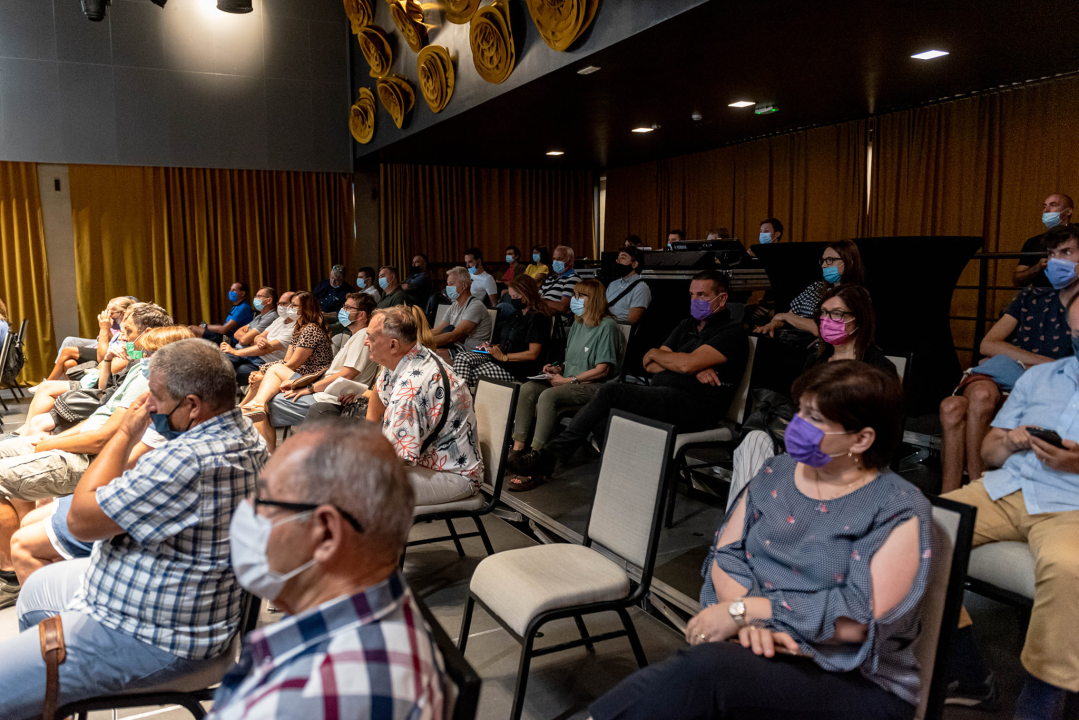 Veliki interes i puno pitanja oko uređenja Doca: Stanari strahuju da se pogoduje investitorima, a da će riva i dalje plaviti 