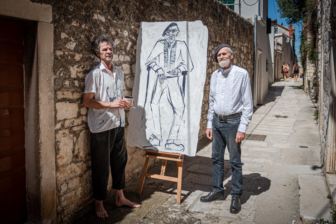 Zvone Vila i Ale Guberina uličnim performansom najavili otvorenje ateljea na Gorici 