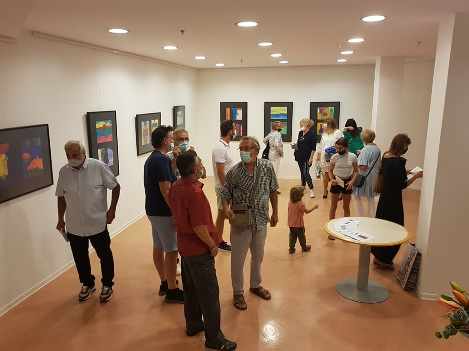 U šibenskoj knjižnici otvorena izložba Petra Krešimira Bralića: 'Drago mi je da ste ovdje i volim vas sve'  