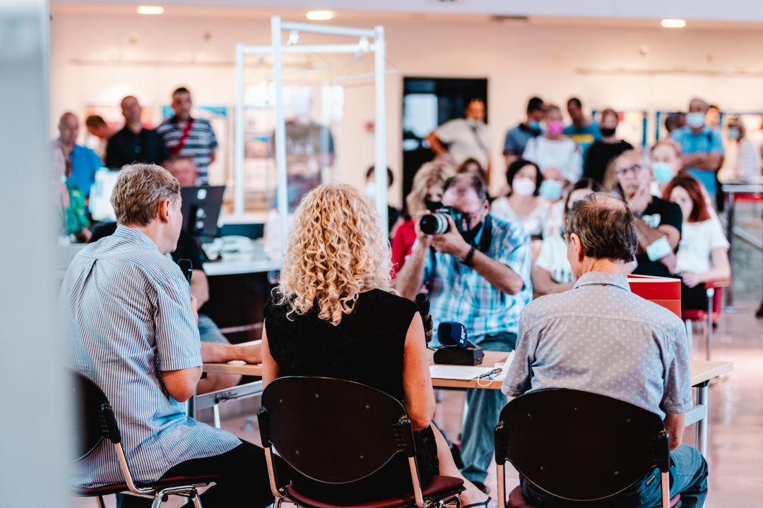 ‘Na braniku sjećanja’ Marine Jurković će vas rasplakati i nasmijati u isto vrijeme: Donosi 50 ratnih priča ljudi koje poznajete