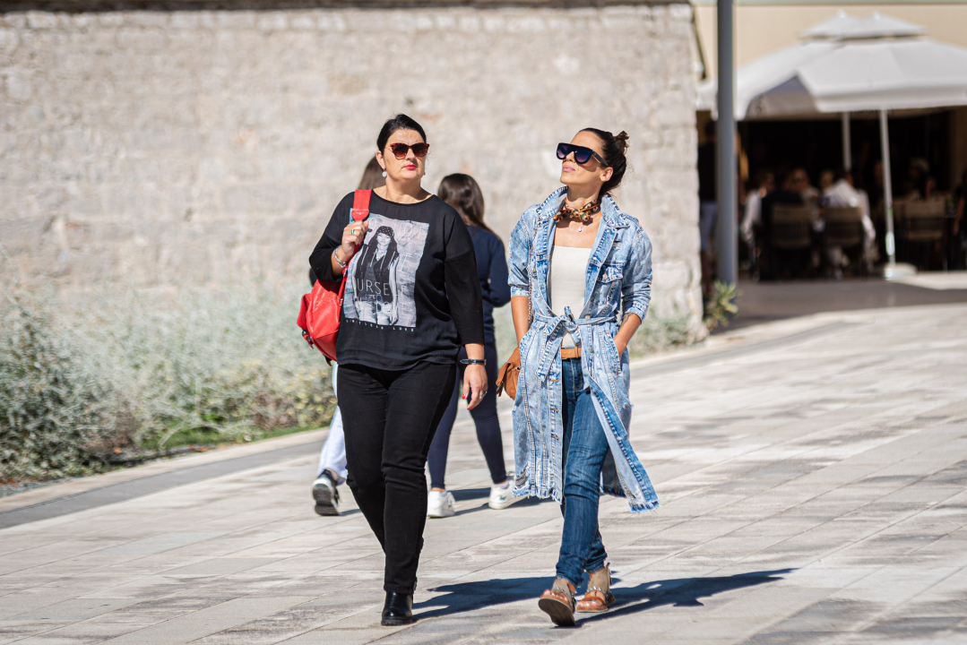 Modno osviještene sugrađanke pokazale kako izgleda look za čistu desetku