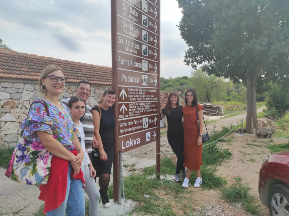 Udruga Argonauta predstavila novu turističku signalizaciju na Iokvama u Jezerima 