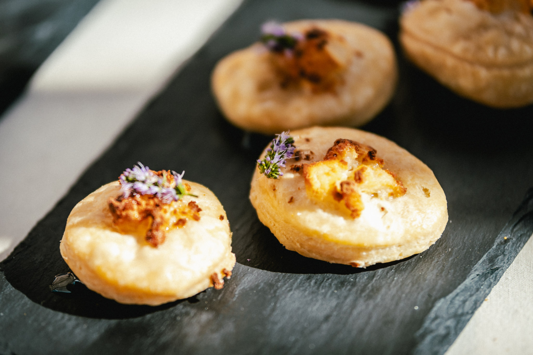 Oni su budućnost hrvatskog ugostiteljstva, učenici TUŠ-a na sv. Mihovilu pokazali kako sljubljuju sir i vino!