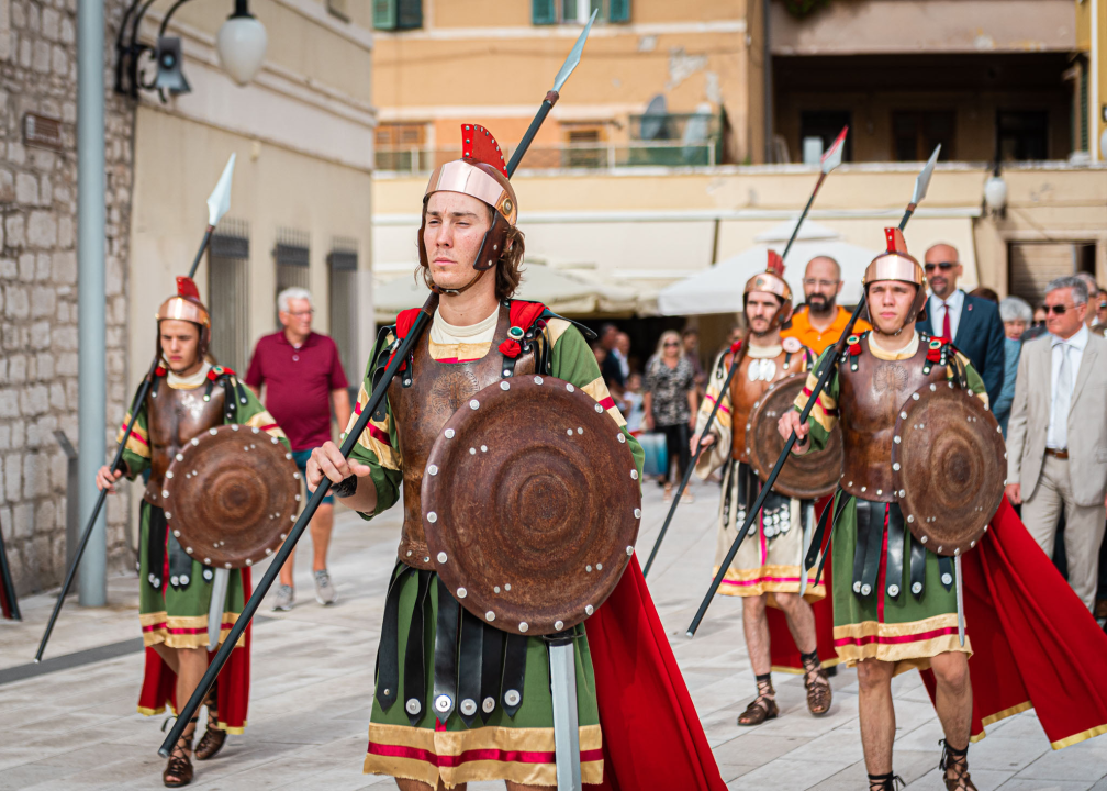 Tradicionalnom procesijom i misom Šibenčani proslavili Dan grada: Donosimo fotogaleriju 