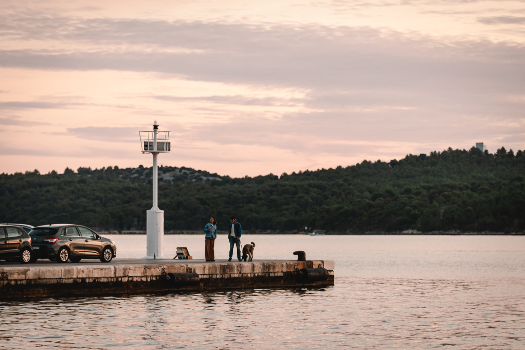 Jesenska idila u Šibeniku: Nema rijeke turista, ali grad je daleko od pustoši!