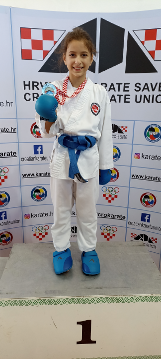Borci i borkinje Karate kluba Šibenik s Državnog prvenstva se vratili s pet zlatnih, tri srebrne i jednom brončanom medaljom  