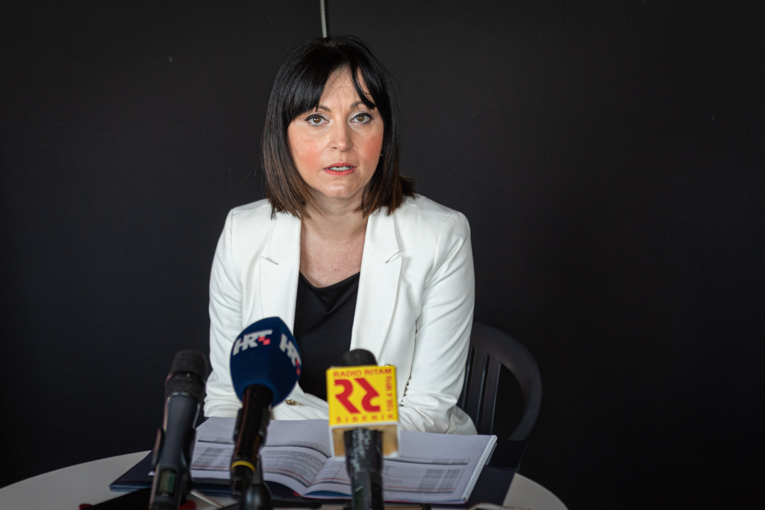 Ministrica Tramišak u Šibenik donijela kuvertu tešku 10,2 milijuna kuna: Novac ide za Bikarac, Pode, tvrđave i kanal sv. Ante   