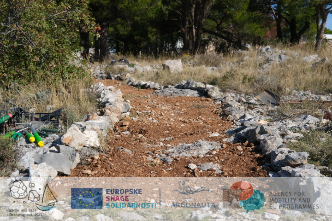 Mladi iz europskih zemalja mjesec dana radili na Murteru: Iza njih ostale nove pješačke staze i prebojane klupe