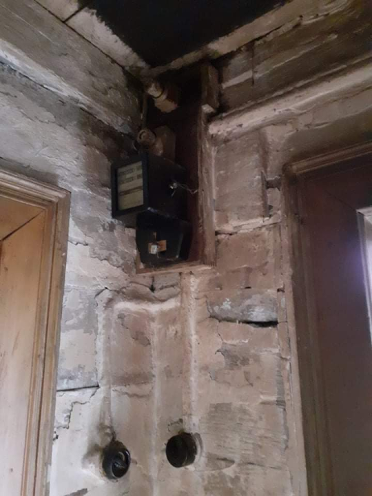 Obitelj Grubač/Gagovski iz okolice Karlovca moli pomoć: Žive u trošnoj kući i od nikakvih prihoda