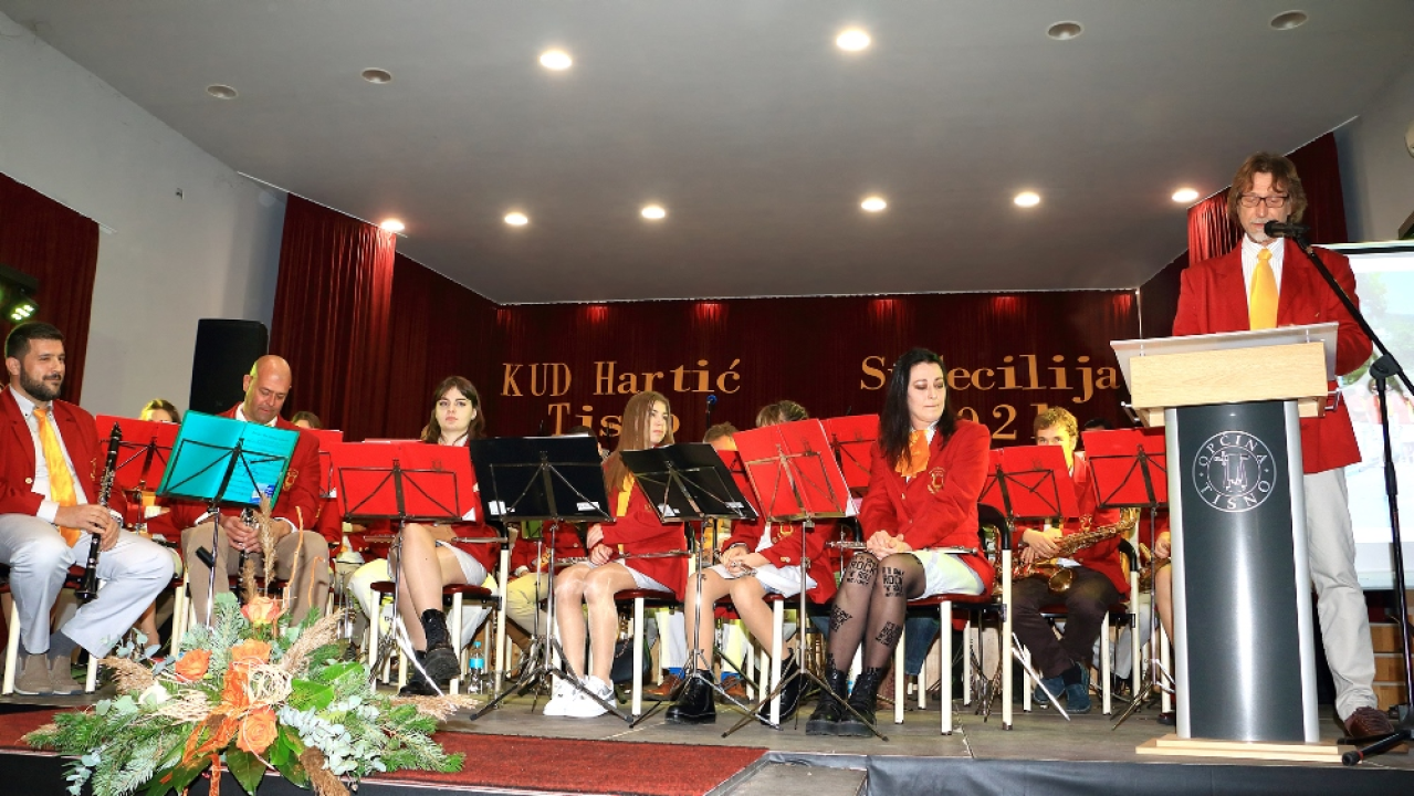 Rajko Ćuzela Papata proglašen počasnim predsjednikom tišnjanskog KUD-a Hartić