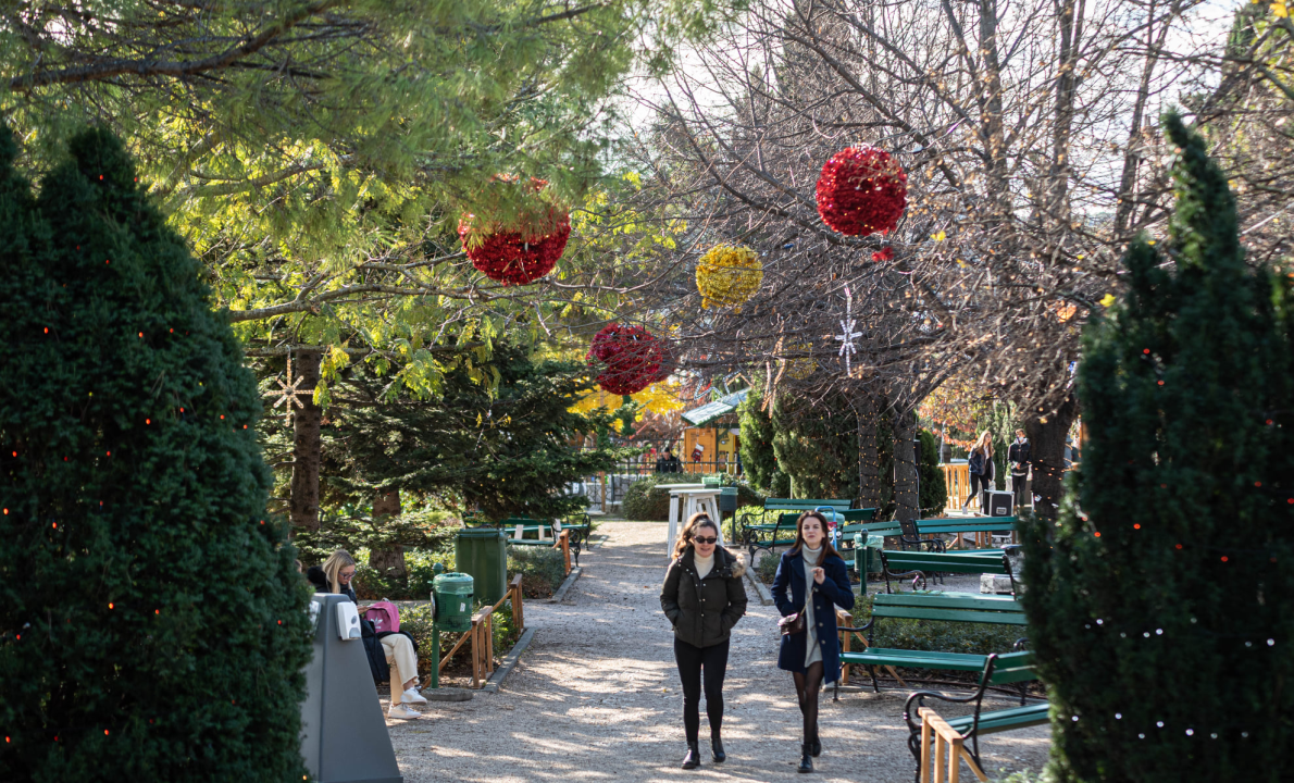 Sve je spremno za Adventuru: Kućice u đardinu otvaraju u 17,  a koncert BluVinila počinje u 20 sati 