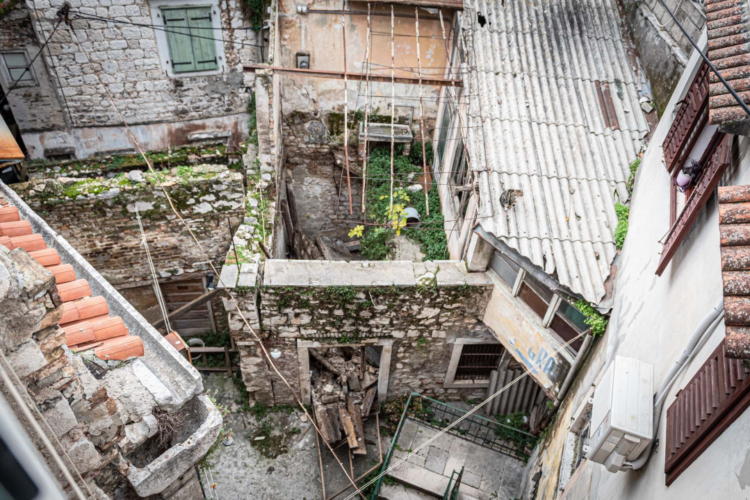 Komunalci nakon pregleda urušene kuće: 'Nema opasnosti za stanare u ulici, vlasnik će počistiti ostatke'  