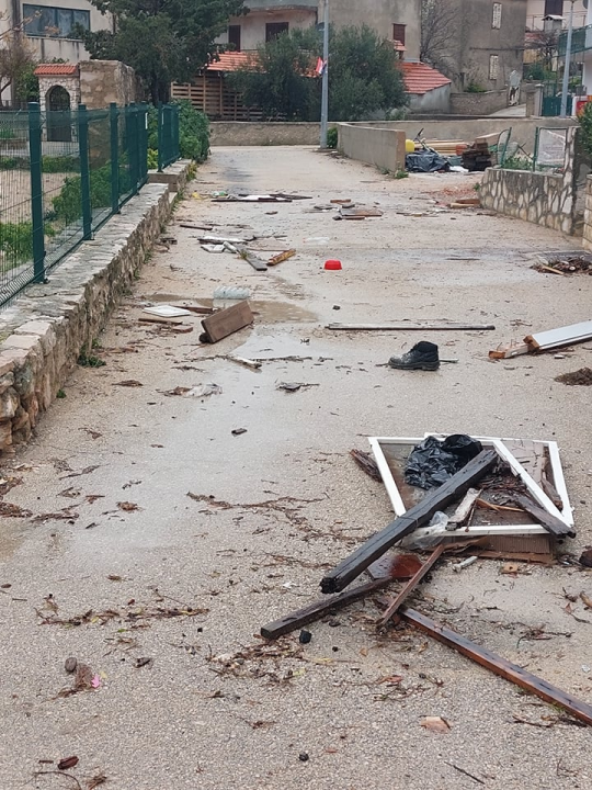 Evo kako Kaprije izgleda nakon nevremena: 'To je zbog gomilanja smeća, nitko od zaduženih ne vodi računa o tome' 