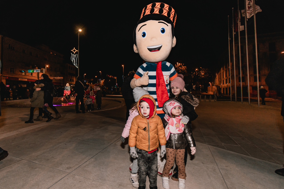 Bajkovito disco klizalište zvijezda na vrhu šibenske Adventure!