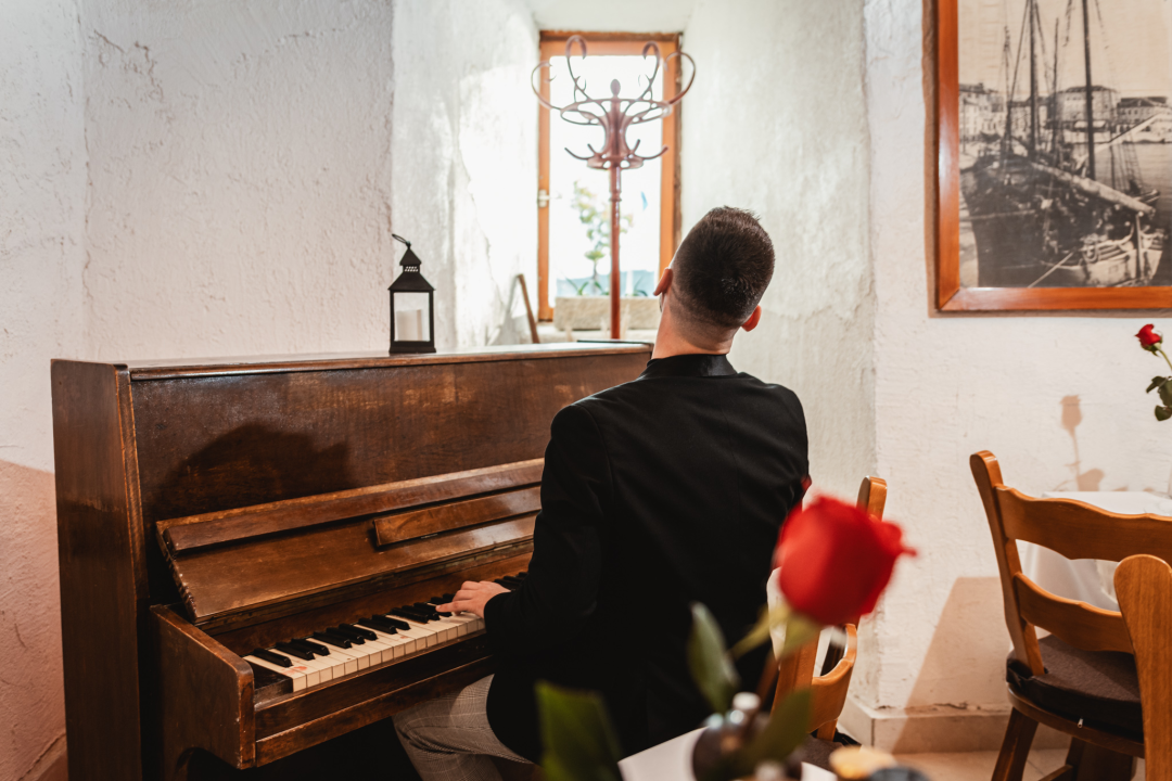 Posjetite najstariju šibensku tavernu u Hotelu Jadran! 