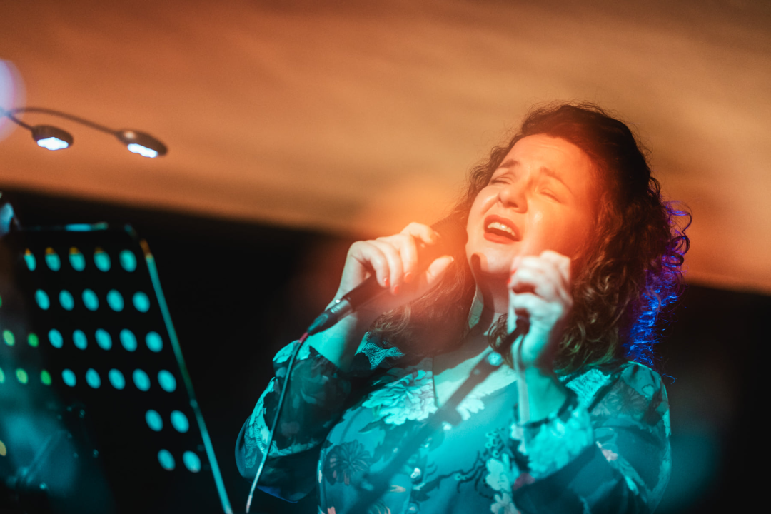 Kantautorica Luce na blagdan sv. Luce razveselila Šibenčane na koncertu u Arsenu