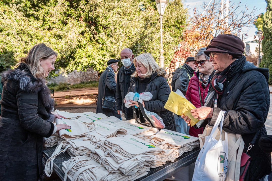 Tisuću besplatnih platnenih vrećica za Šibenčane: 'Cilj nam je izbaciti najlone iz uporabe i podići svijest o štetnosti plastike'