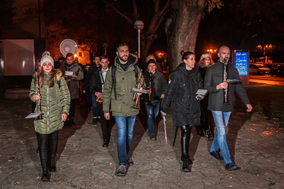 Proslavljena Proslava: 'Božić je tolika radost da žurimo proslaviti ga osam dana unaprijed' 