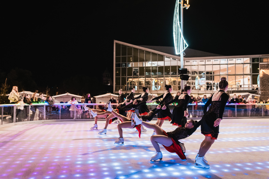 Ledeni spektakl na Vitićevom moru: Zagrebačke pahuljice očarale Adventuriste u Šibeniku 