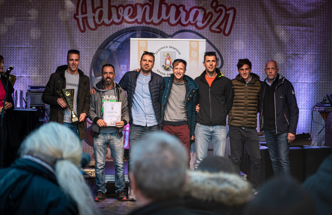 Vaterpolisti Solarisa i košarkašice Šibenika u ekipnoj, a Toni Slavica i Nives Radić u pojedinačnoj konkurenciji 