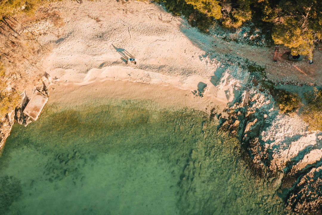 Nora Van Elken snimila set na primoštenskoj plaži, gledat će ga 10 milijuna pratitelja ‘Chill Nationa’