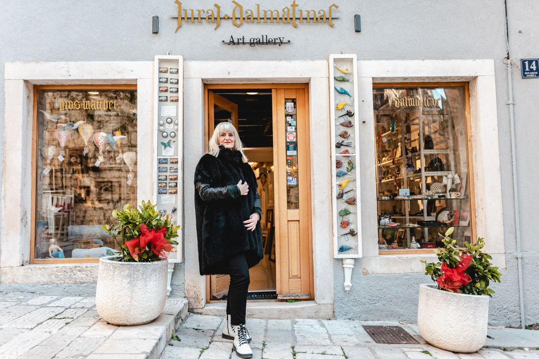 Galerija Juraj Dalmatinac za Valentinovo poklanja popust od 20 posto na sve!