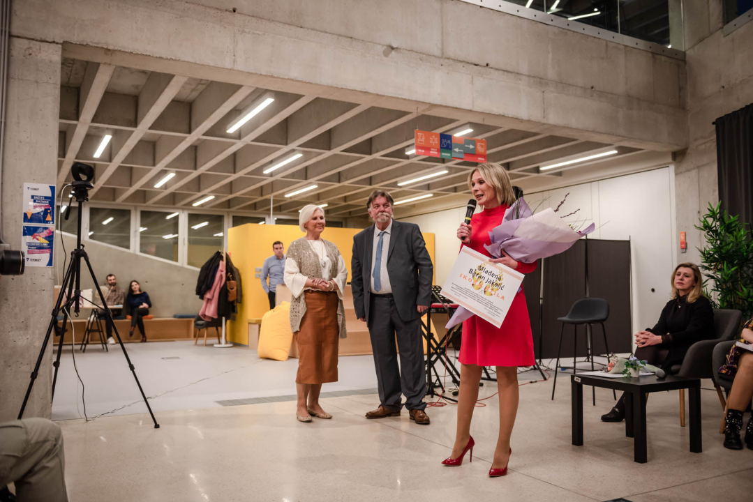 Profesorica violončela Vanja Bošnjak nova je 'Šibenska grandeca': Mladena Baran Jakelić ikona je stila 