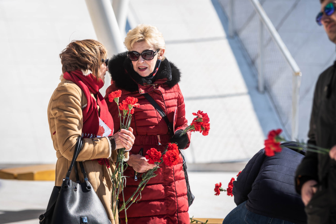 Povodom Dana žena SDP-ovci dijelili karanfile na Poljani