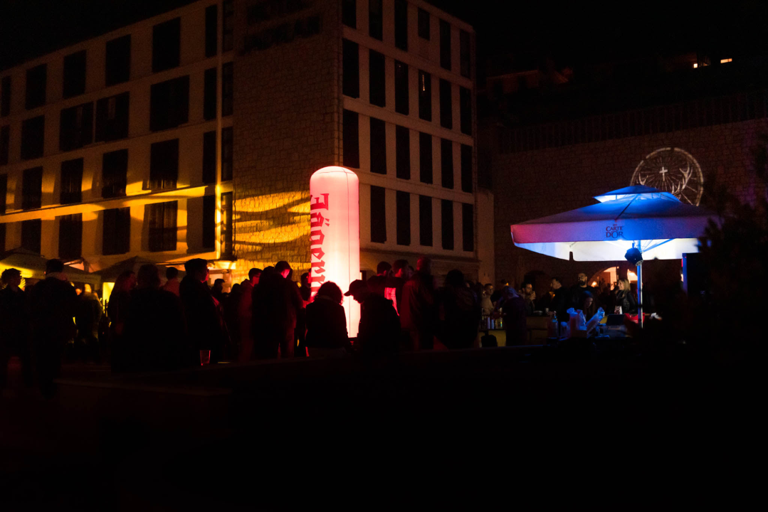 Članovi Leta3 na binu izašli kao jahači apokalipse: 'Napokon da smo više i ovo dočekali, baš guštamo večeras'