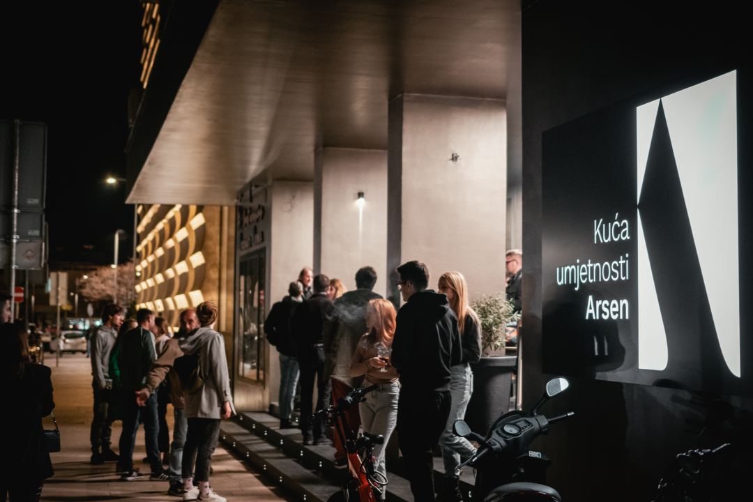 Sono Koloro u Arsenu: Dvostruki život i sofisticirani podražaji