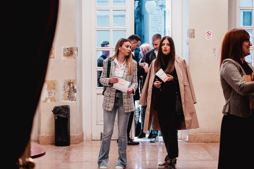 ‘Oči Uoči Zgospod'non’: Ričard je kao Mišo, samo digne ruke i publika umire od smijeha