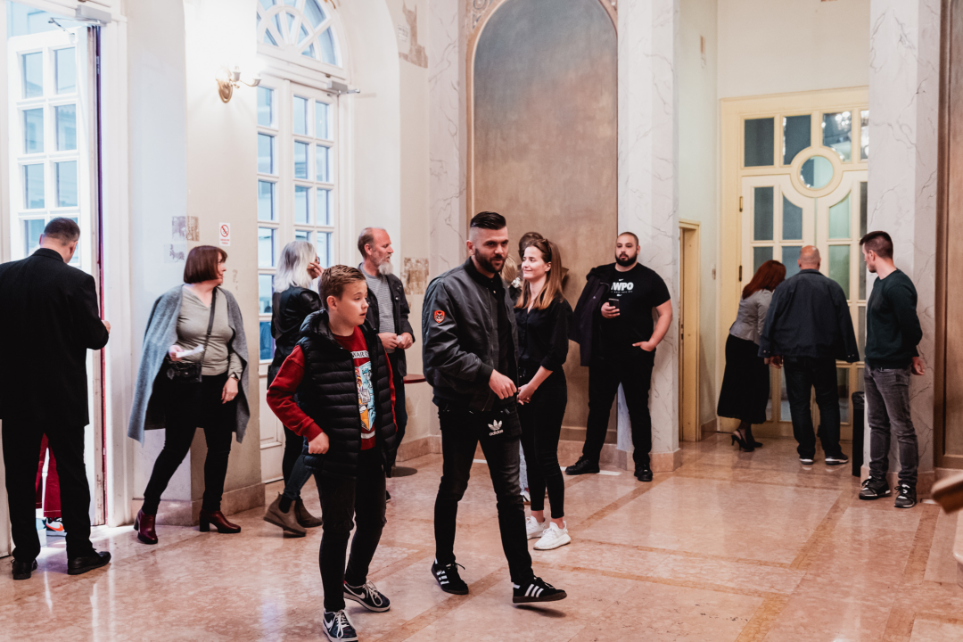 ‘Oči Uoči Zgospod'non’: Ričard je kao Mišo, samo digne ruke i publika umire od smijeha