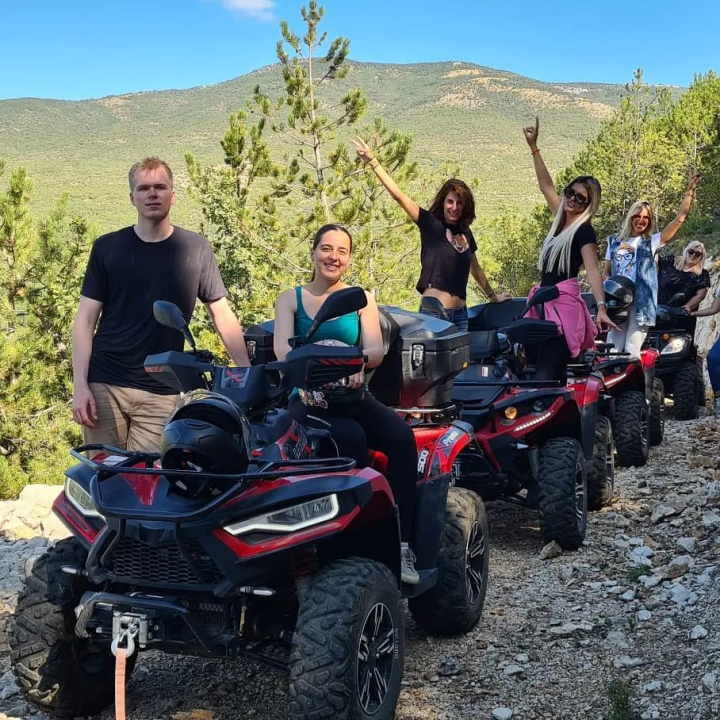 Na Kninskoj tvrđavi Praznik rada slave dan ranije: Posjetitelje očekuju srdele, storytelling ture i vrijedne nagrade!