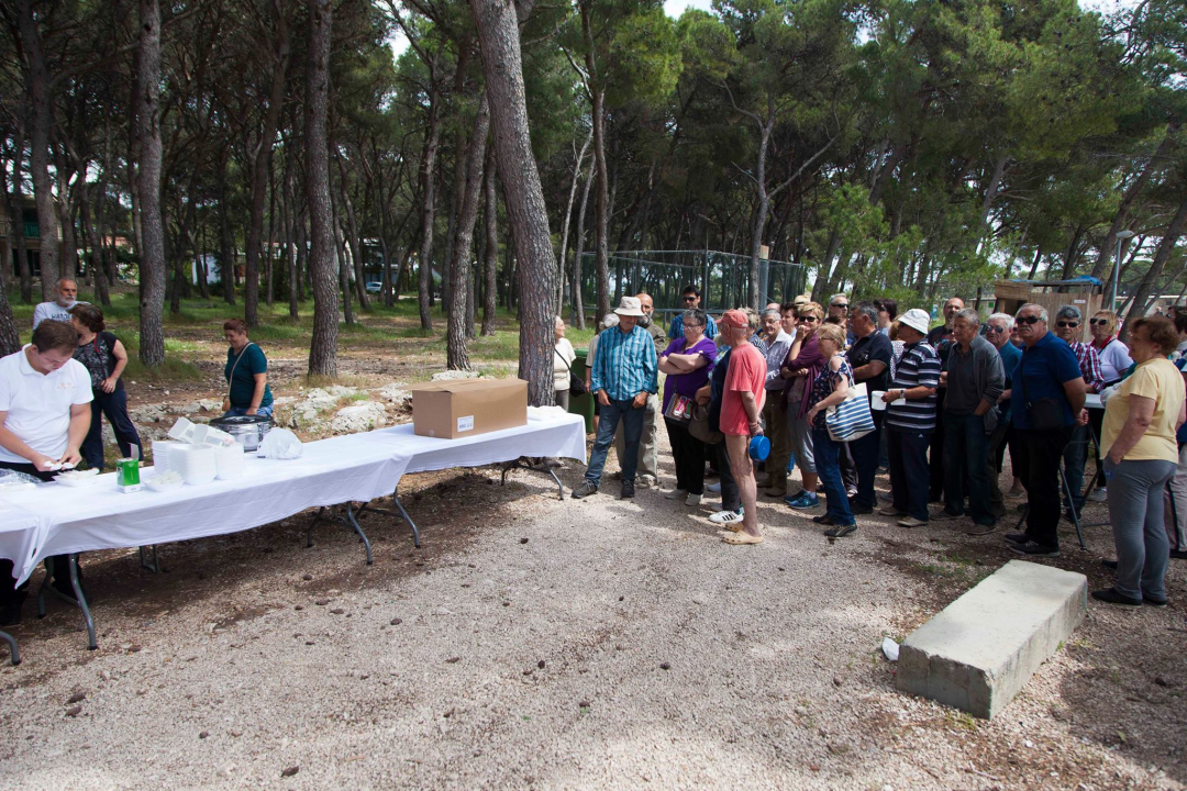 Na Skradinskom buku i na Jadriji opet besplatni fažol za Praznik rada: Svirat će i Feniksi 