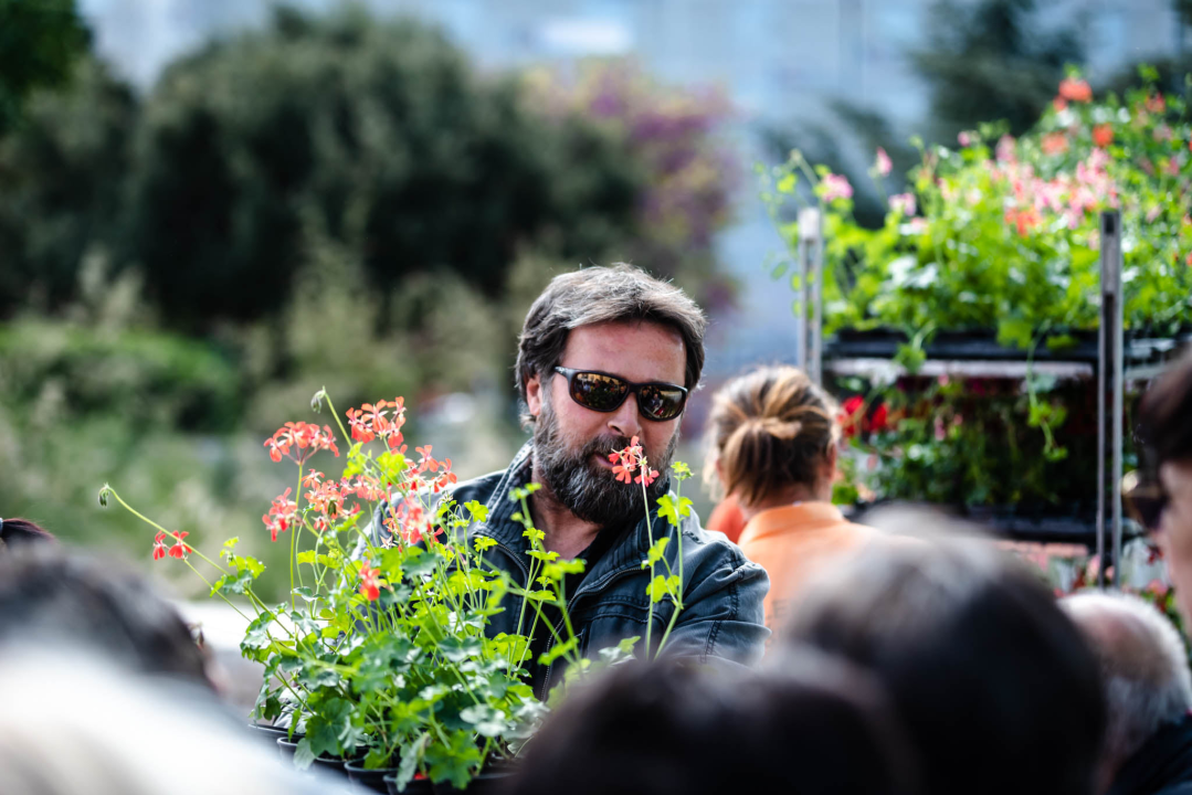 Preko 2000 cvjetnih sadnica podijeljeno na Poljani dok si rekao 'điran' 