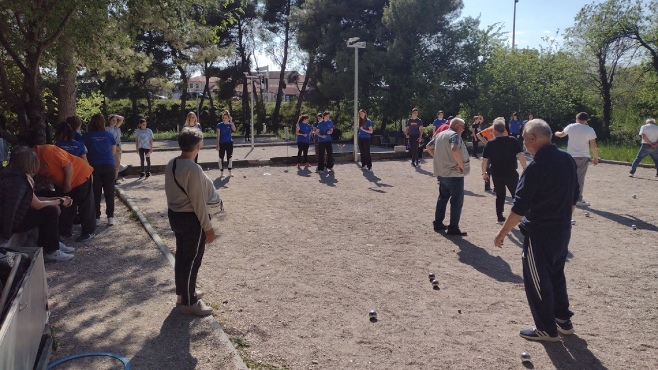 Održan humanitarni turnir u petanci za djecu, sva prikupljena sredstva bit će uplaćena za liječenje male Petre