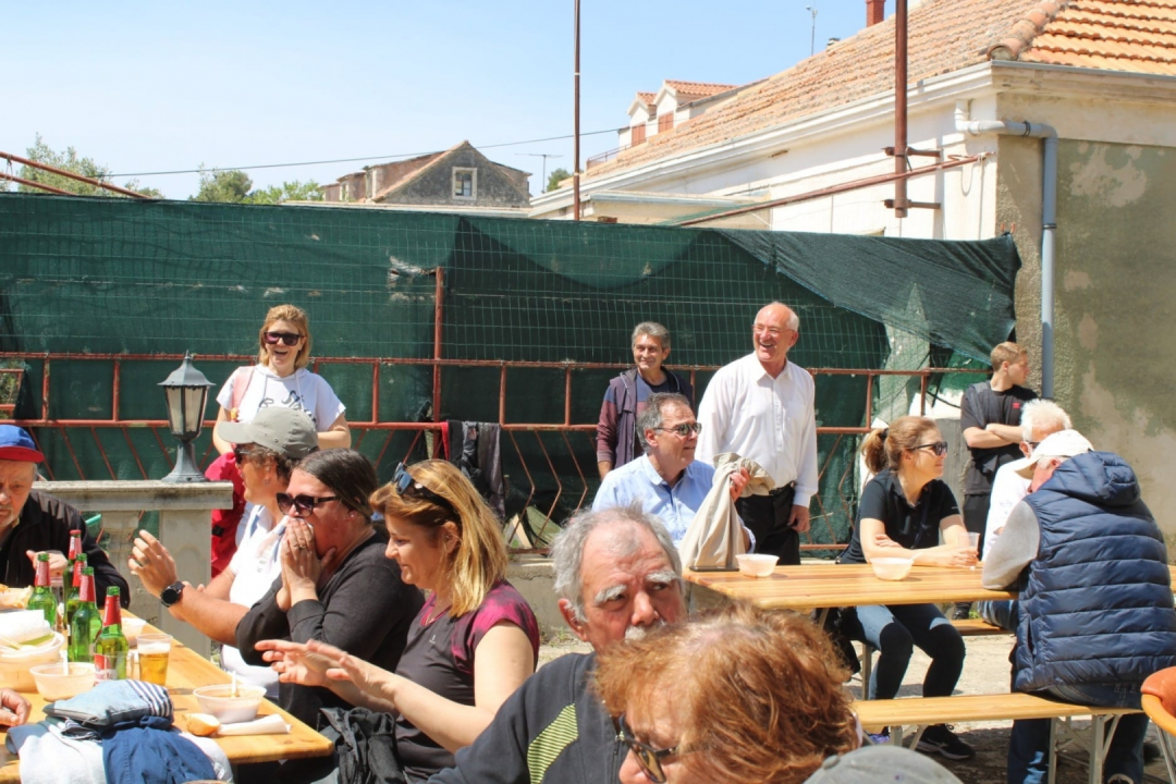 U Prvić Luci u nedjelju se družilo uz fažol