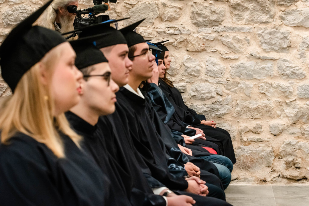 U Šibeniku promovirana četvrta generacija inženjera prvostupnika energetskih tehnologija: Stigao i rektor Boras