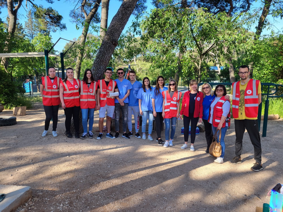 Medicinska škola slavi 75. rođendan, a danas su pokazali da imaju veliko srce