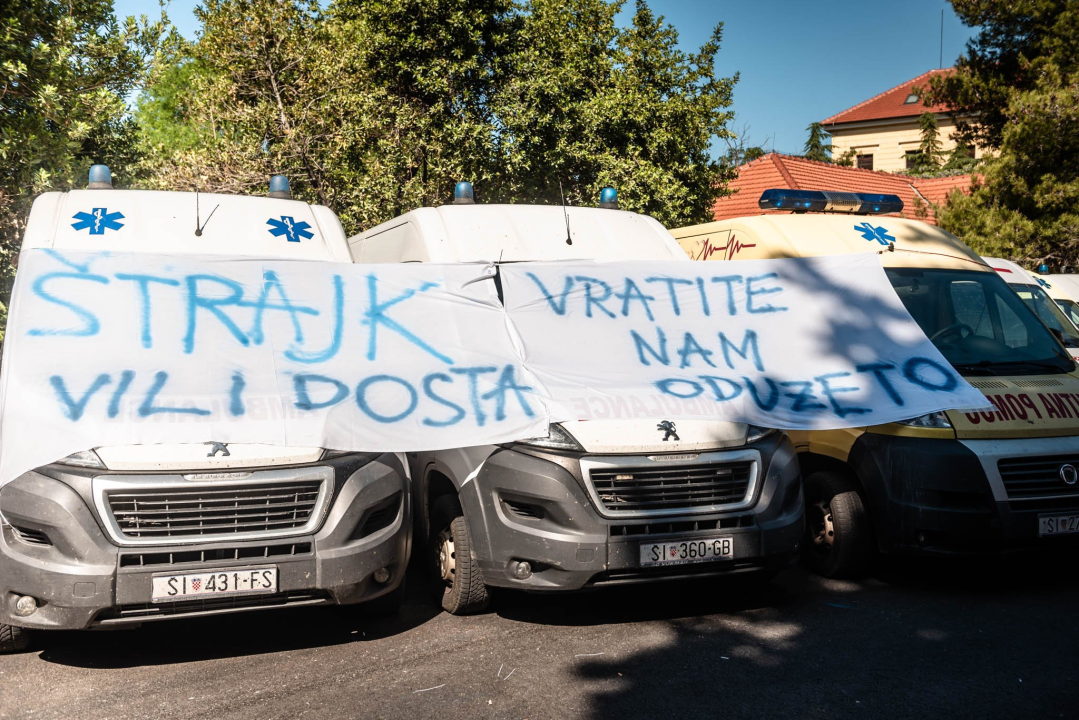 Štrajk djelatnika saniteta u Šibeniku: 'Žao nam je pacijenata, ali ovaj korak smo morali poduzeti!'