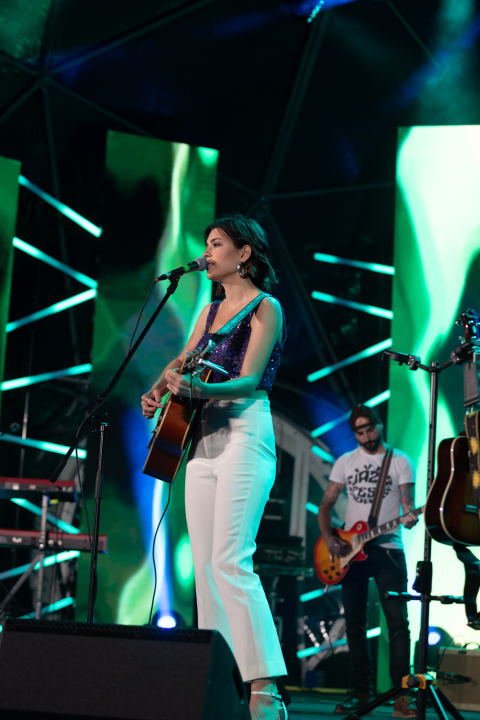 Buri usprkos, u Vodicama započeo 14. CMC festival: Publika se rasplesala uz zabavne hitove  