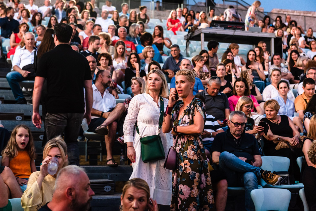 Nina Badrić šibenskoj publici nije priredila čarobno jutro, ali zato večer je