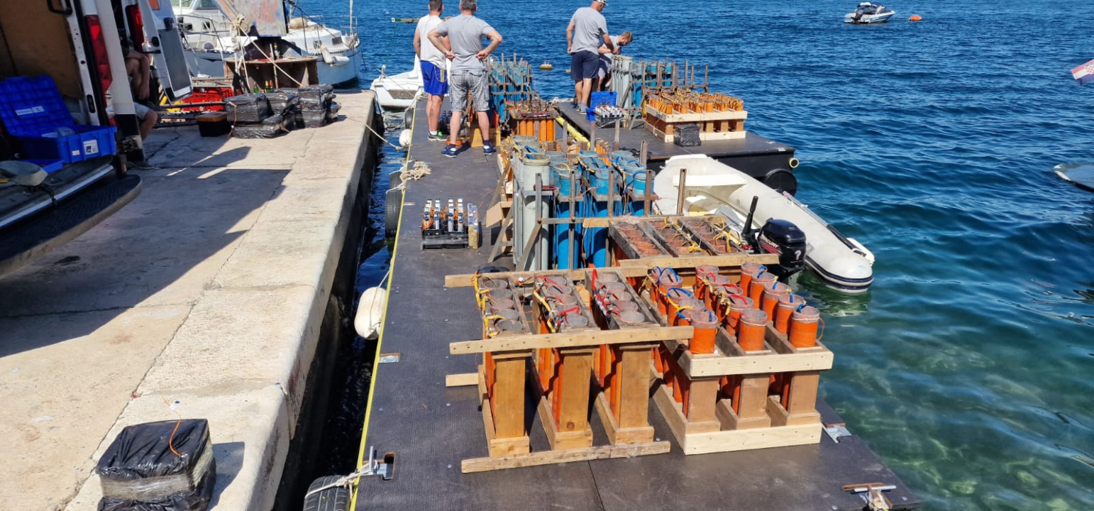 Pripreme za vatromet na šibenskoj rivi: Očekuje nas spektakl vrijedan 80 tisuća kuna!