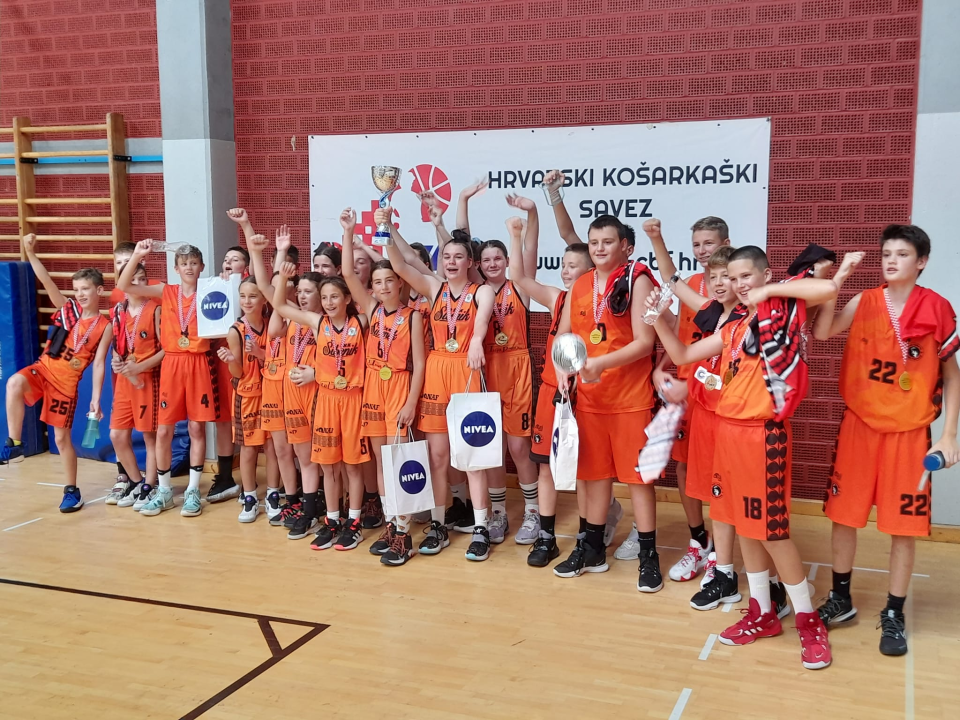 Mladi šibenski košarkaši i košarkašice pomeli konkurenciju i stigli do naslova prvaka Hrvatske!
